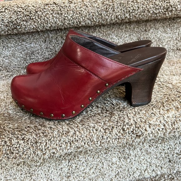 Dansko Women's Burgundy Leather Clogs. - Picture 1 of 12